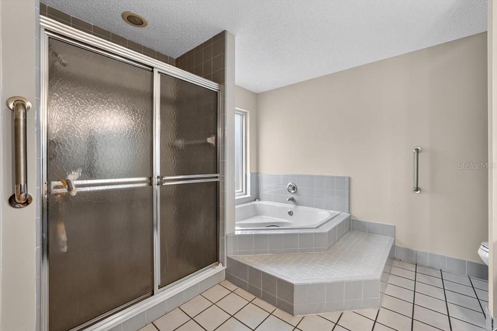 待售: $467,500 (4 贝兹, 3 浴室, 2555 平方英尺)