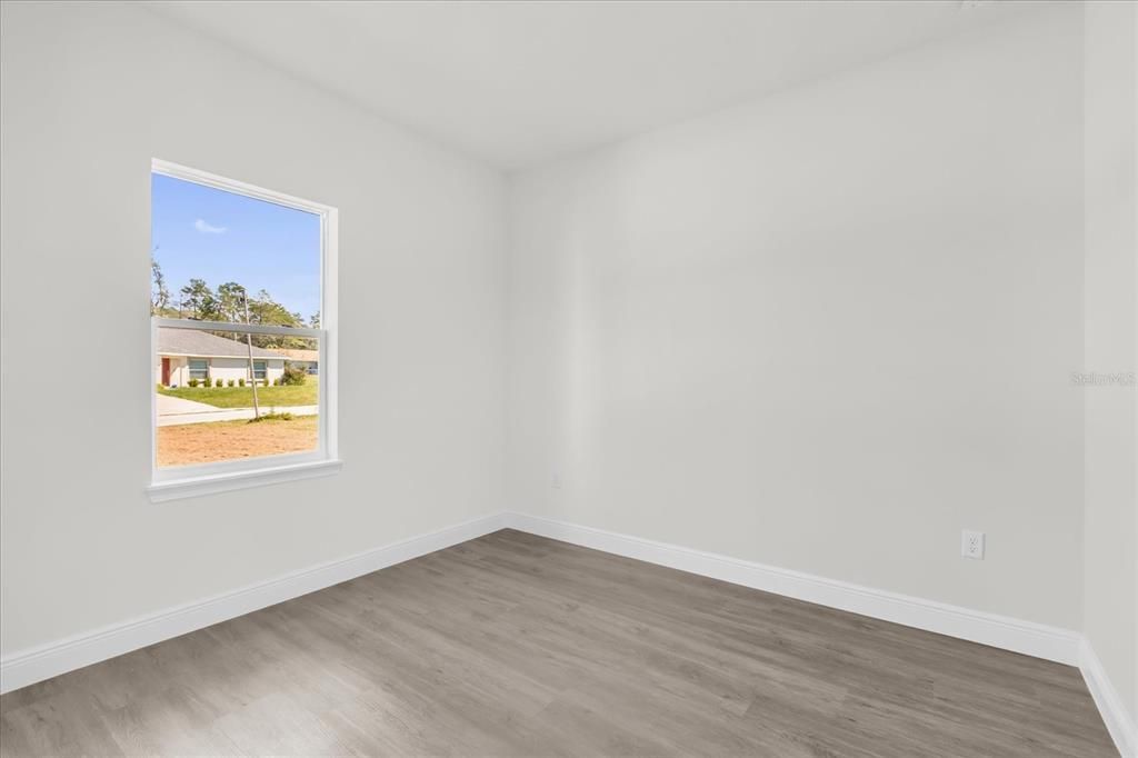 For Sale: $309,000 (4 beds, 3 baths, 1865 Square Feet)