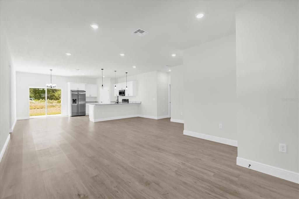 For Sale: $309,000 (4 beds, 3 baths, 1865 Square Feet)