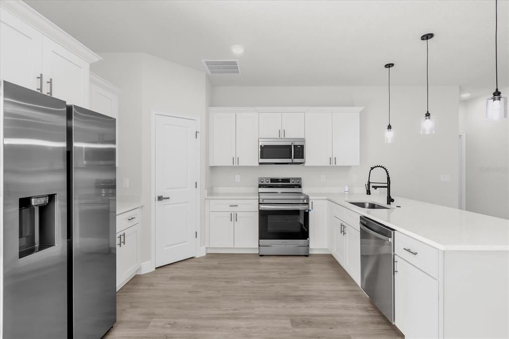 For Sale: $309,000 (4 beds, 3 baths, 1865 Square Feet)