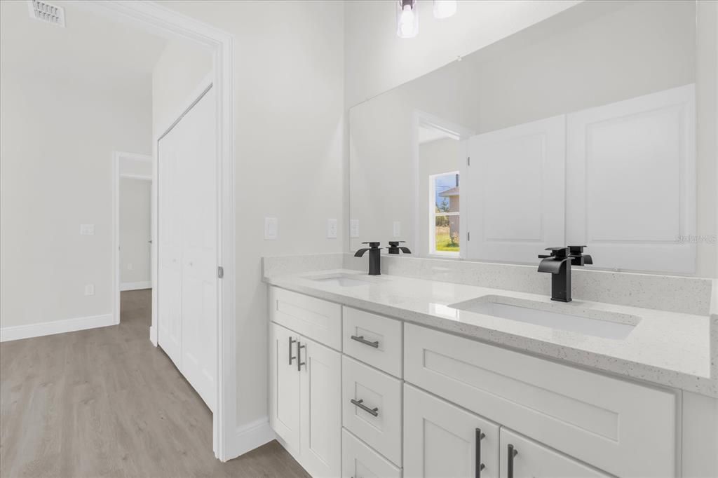 For Sale: $309,000 (4 beds, 3 baths, 1865 Square Feet)