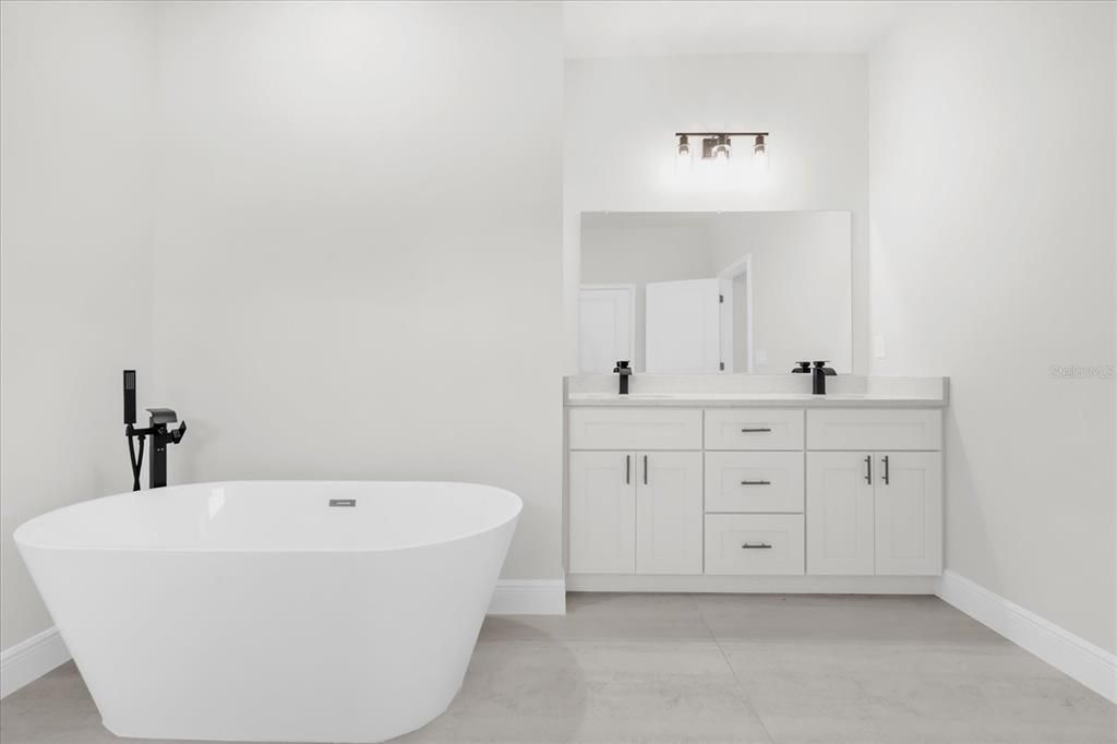 For Sale: $309,000 (4 beds, 3 baths, 1865 Square Feet)