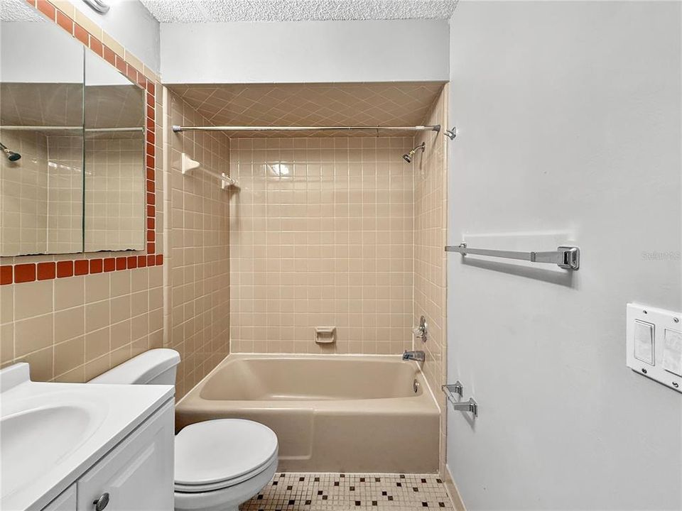 For Rent: $1,825 (3 beds, 2 baths, 1740 Square Feet)