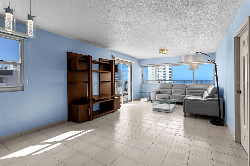 En Venta: $950,000 (3 camas, 2 baños, 1576 Pies cuadrados)