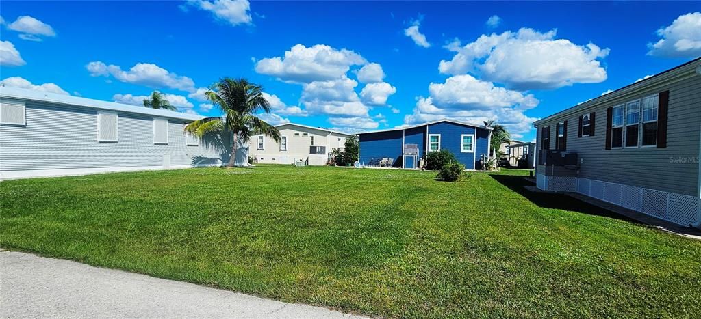 На продажу: $36,000 (0.12 acres)