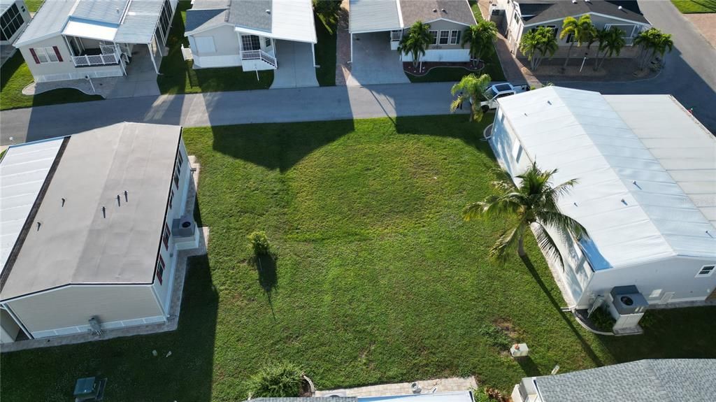 На продажу: $36,000 (0.12 acres)