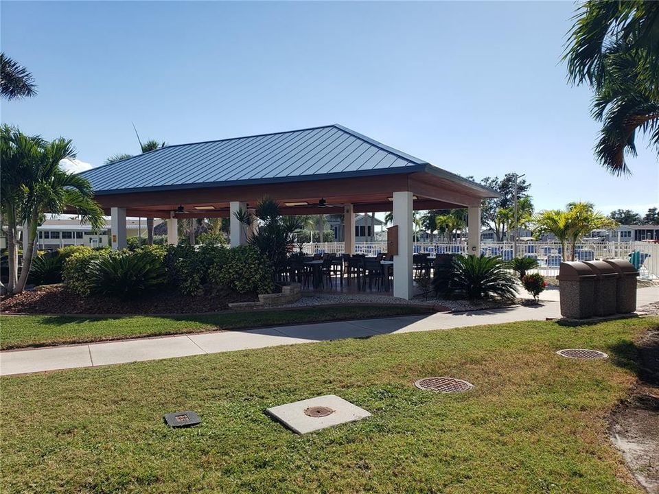 На продажу: $36,000 (0.12 acres)