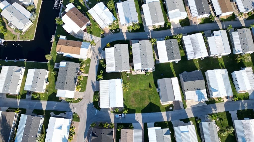 На продажу: $36,000 (0.12 acres)