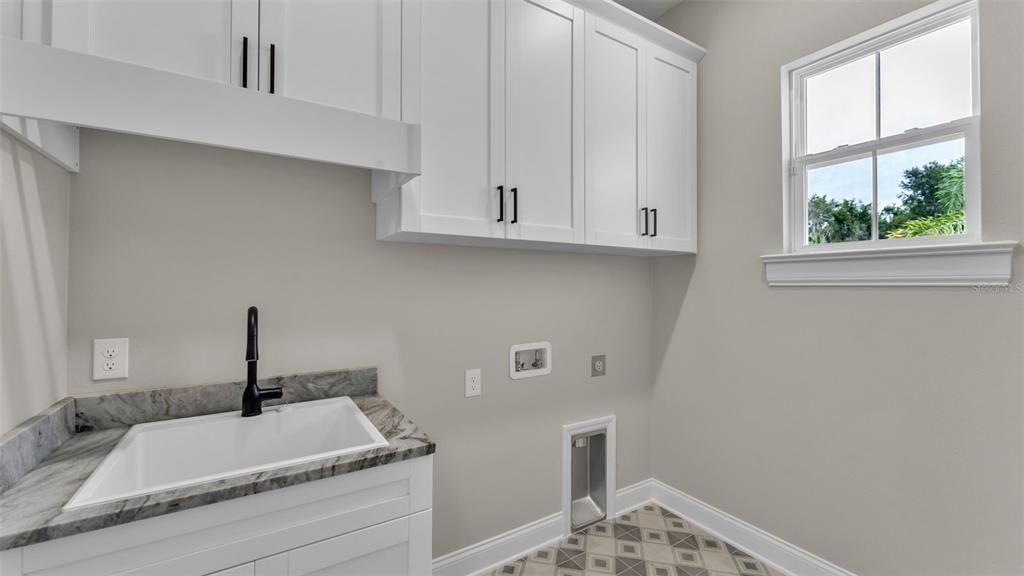 Active With Contract: $728,500 (4 beds, 3 baths, 2440 Square Feet)