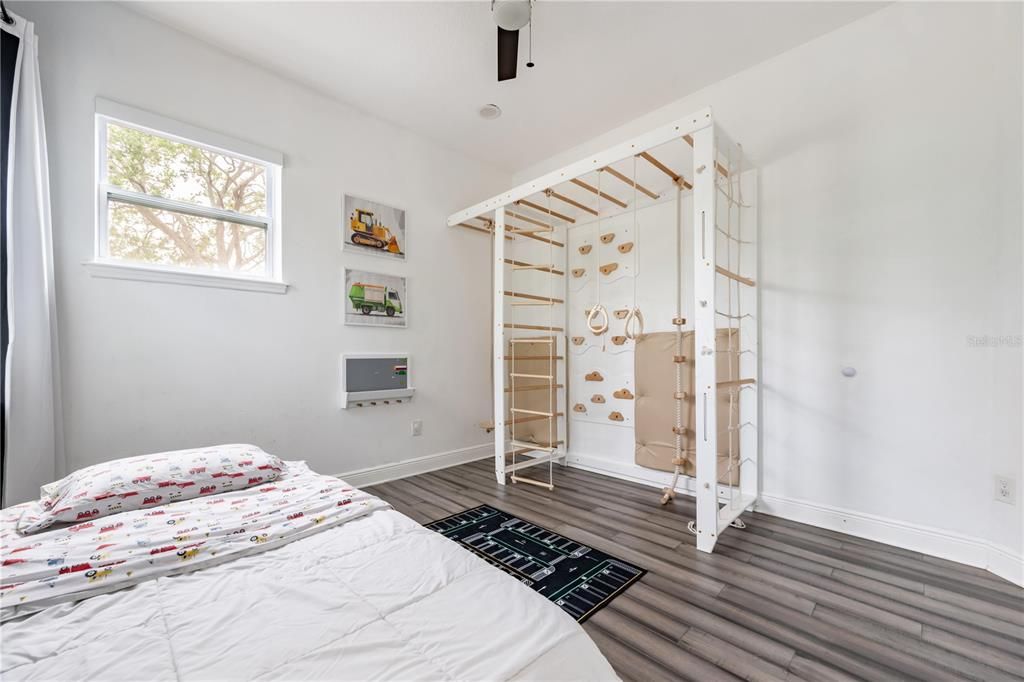 For Rent: $3,495 (4 beds, 3 baths, 1808 Square Feet)