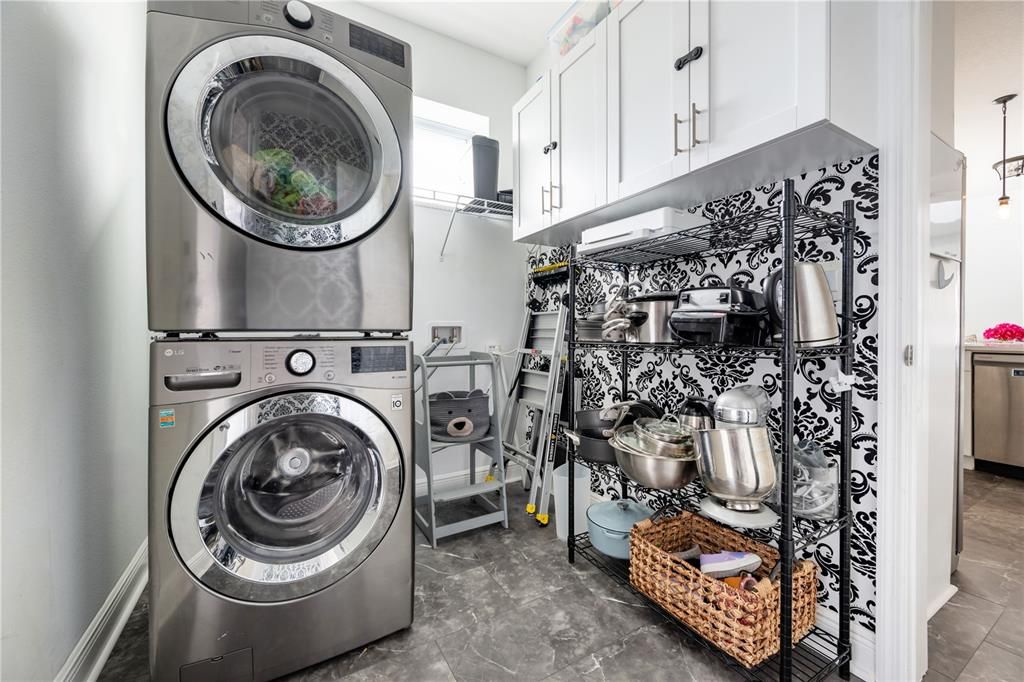 For Rent: $3,495 (4 beds, 3 baths, 1808 Square Feet)