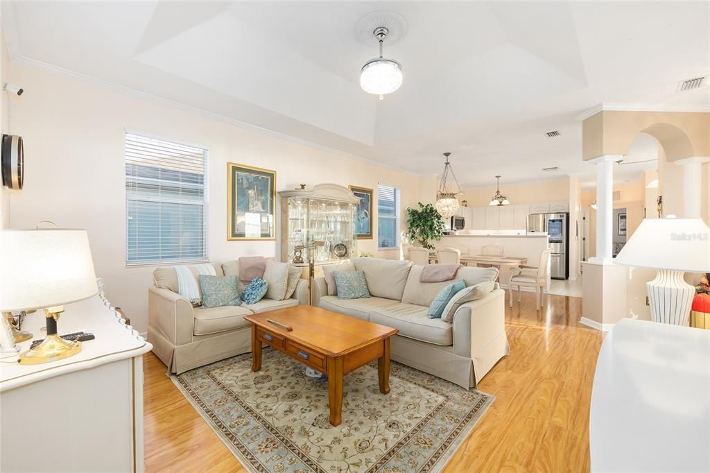 На продажу: $359,900 (3 спален, 3 ванн, 1781 Квадратных фут)