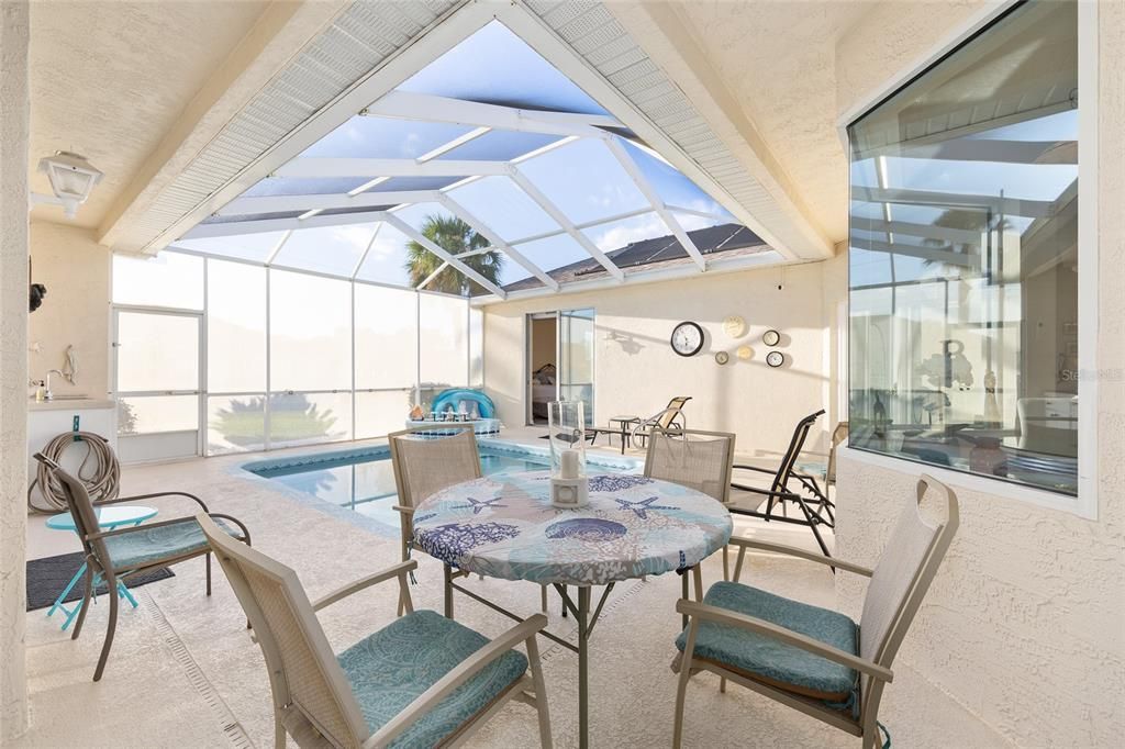 На продажу: $359,900 (3 спален, 3 ванн, 1781 Квадратных фут)