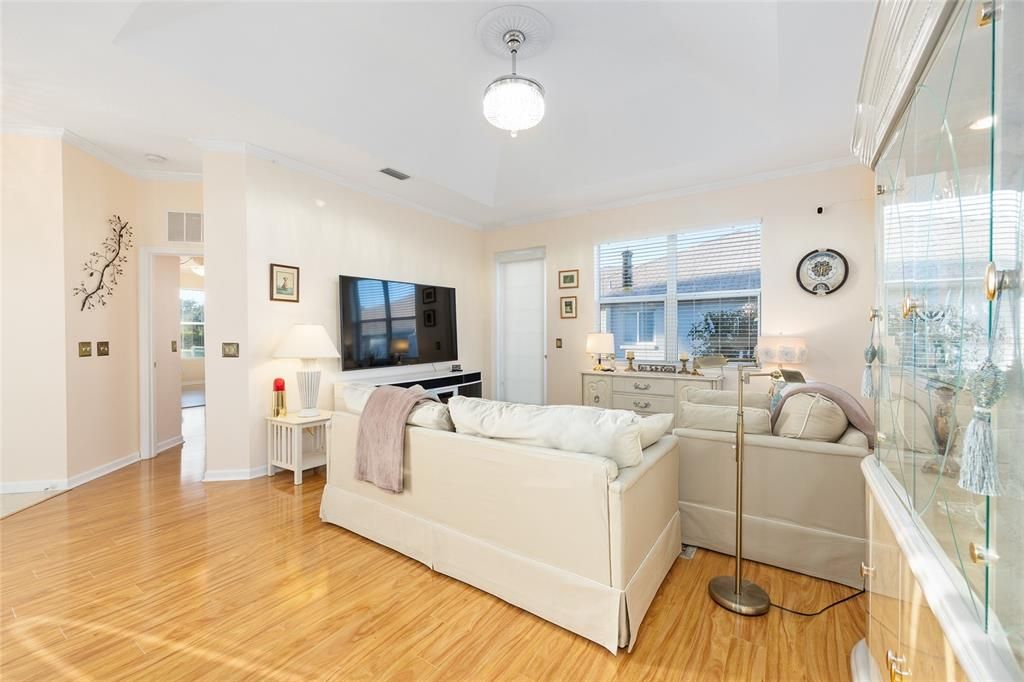 На продажу: $359,900 (3 спален, 3 ванн, 1781 Квадратных фут)