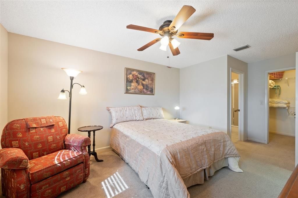 待售: $199,000 (2 贝兹, 2 浴室, 1162 平方英尺)