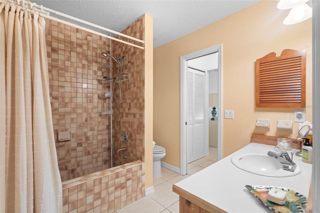 待售: $299,900 (3 贝兹, 2 浴室, 1920 平方英尺)