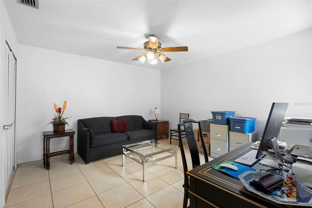 待售: $299,900 (3 贝兹, 2 浴室, 1920 平方英尺)