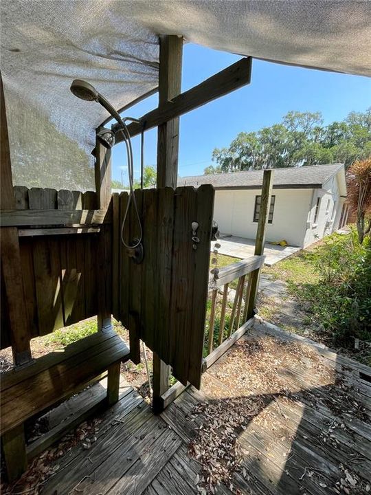 Active With Contract: $2,100 (2 beds, 1 baths, 1272 Square Feet)