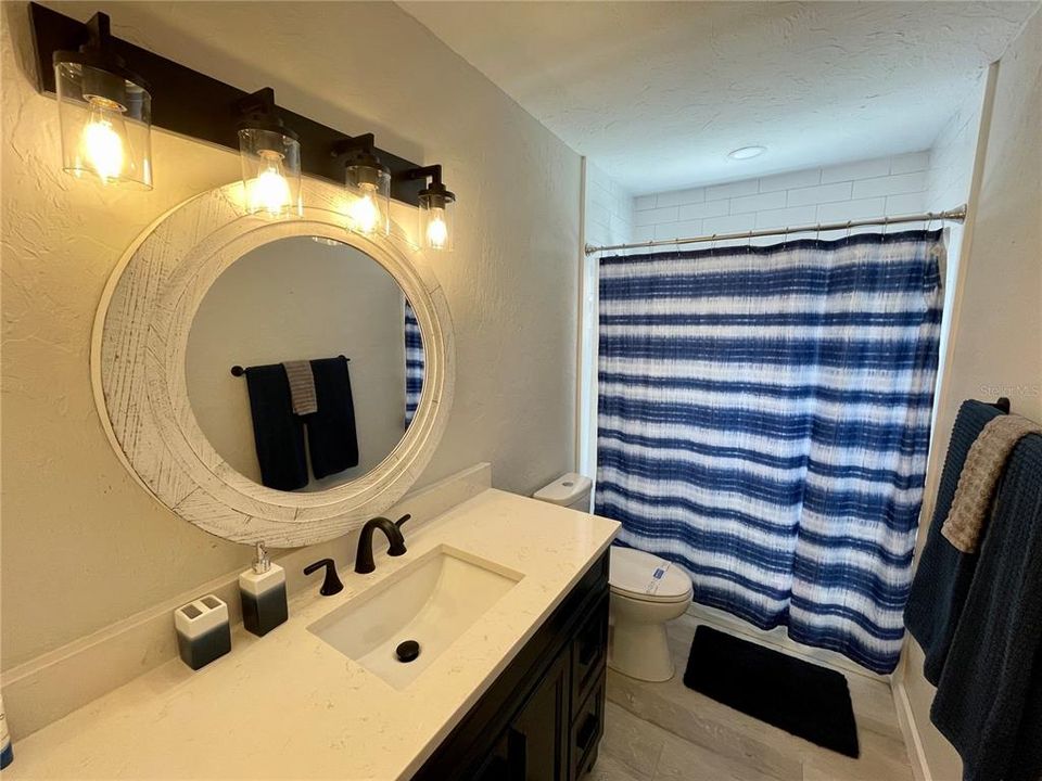 Active With Contract: $2,100 (2 beds, 1 baths, 1272 Square Feet)