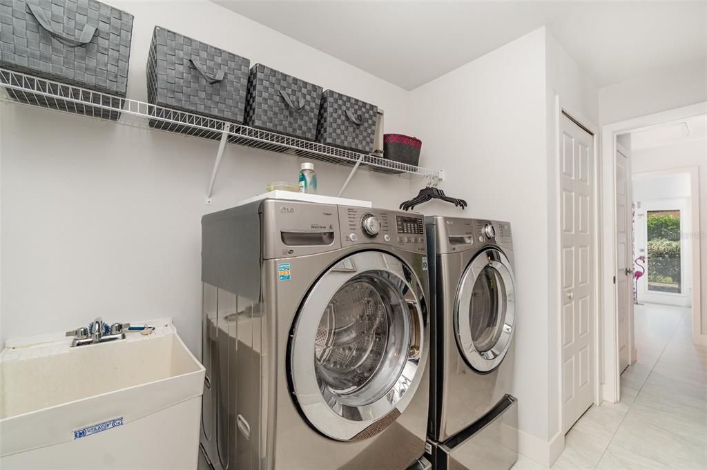 Active With Contract: $550,000 (3 beds, 2 baths, 1816 Square Feet)