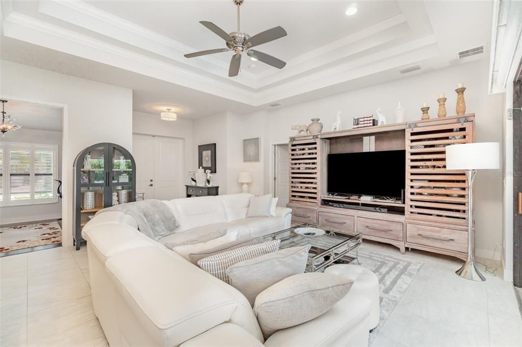 Active With Contract: $550,000 (3 beds, 2 baths, 1816 Square Feet)