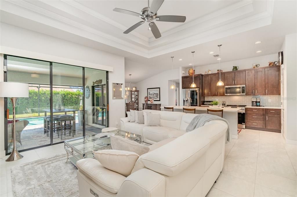 Active With Contract: $550,000 (3 beds, 2 baths, 1816 Square Feet)