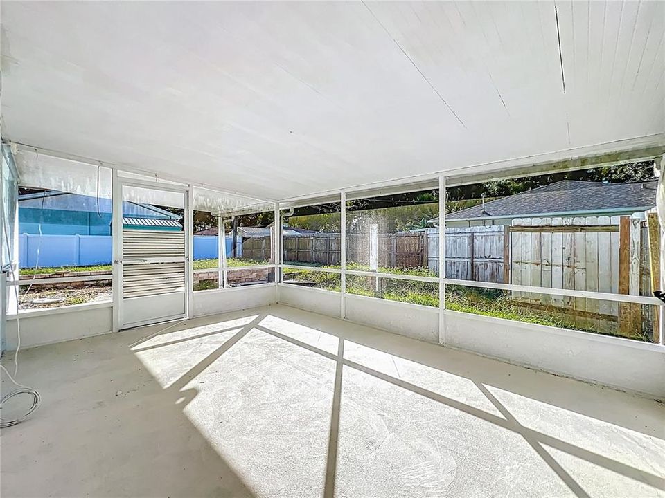 For Sale: $279,500 (3 beds, 1 baths, 1350 Square Feet)