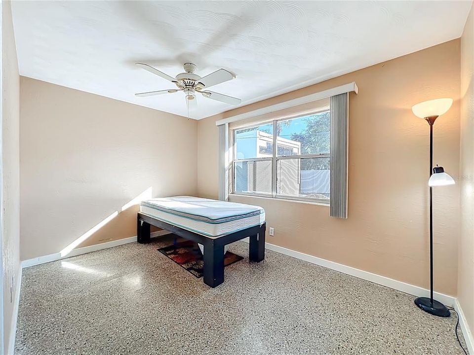 For Sale: $279,500 (3 beds, 1 baths, 1350 Square Feet)