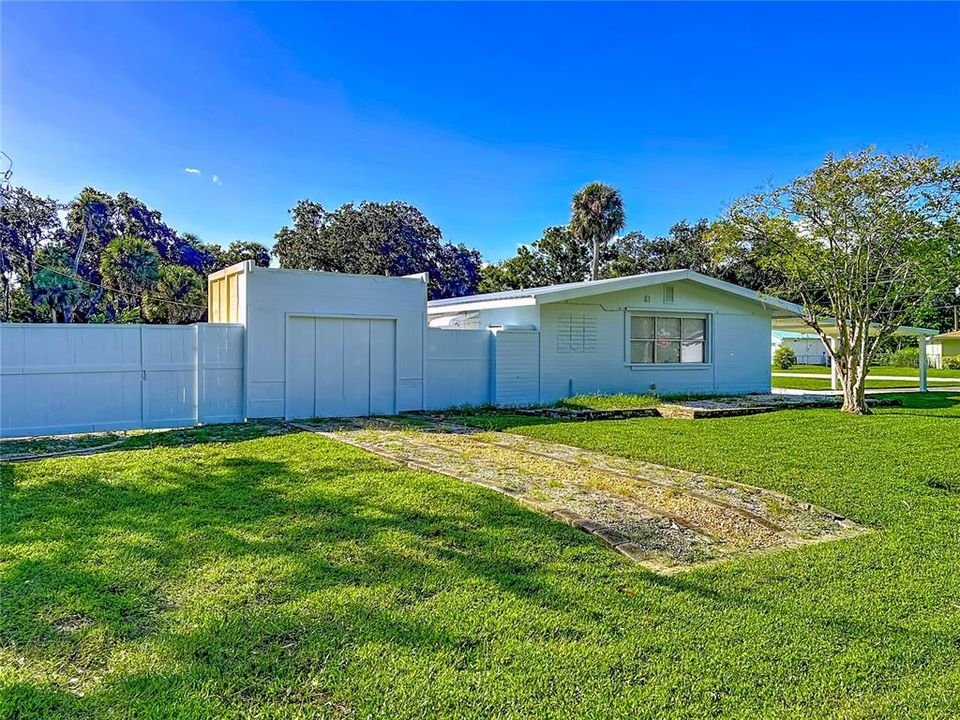 For Sale: $279,500 (3 beds, 1 baths, 1350 Square Feet)