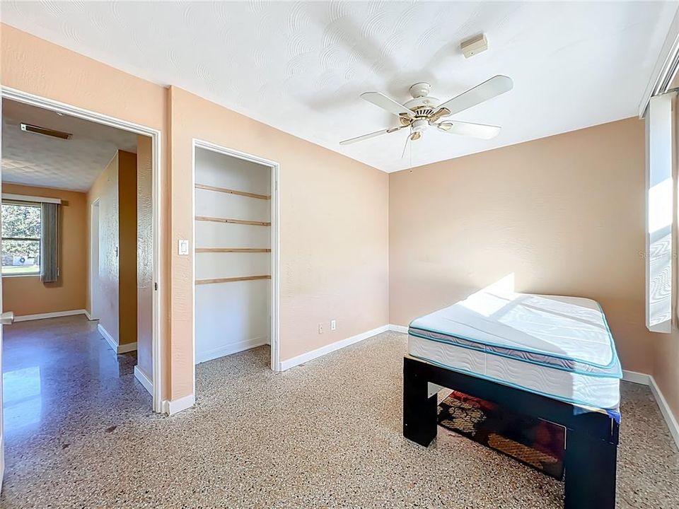 For Sale: $279,500 (3 beds, 1 baths, 1350 Square Feet)