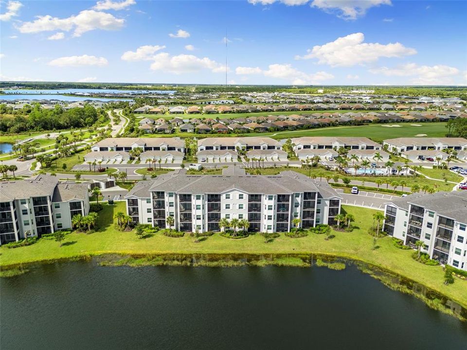 На продажу: $245,000 (2 спален, 2 ванн, 1198 Квадратных фут)