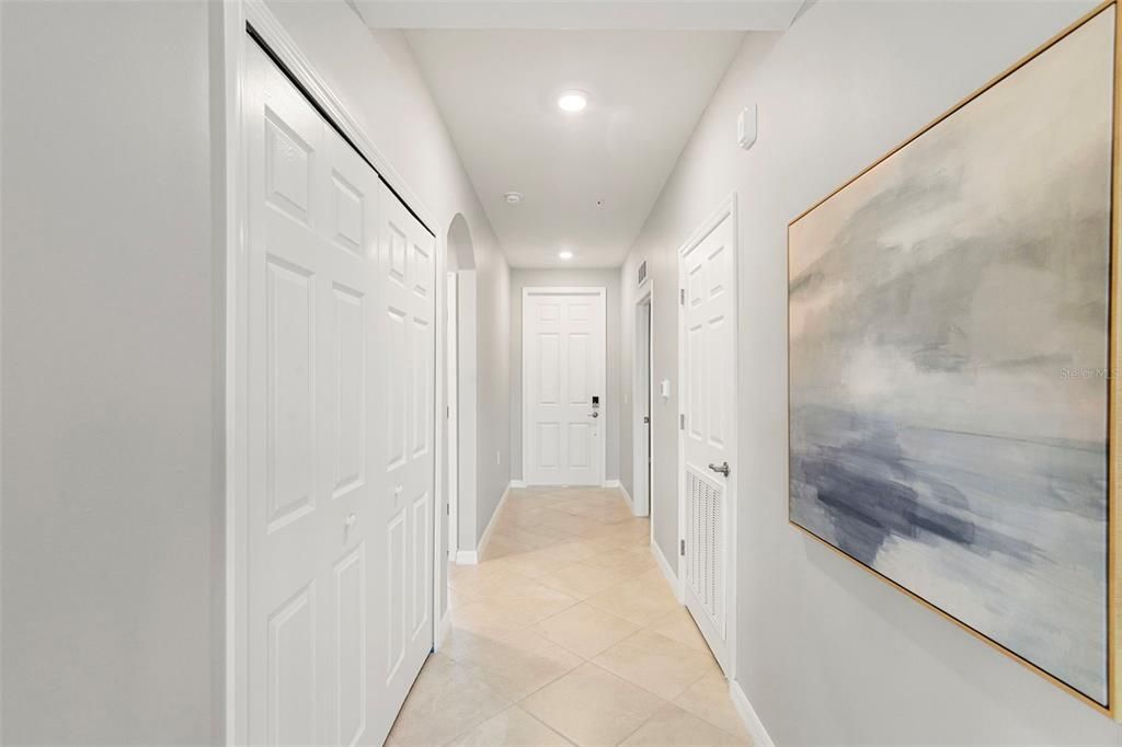 На продажу: $245,000 (2 спален, 2 ванн, 1198 Квадратных фут)