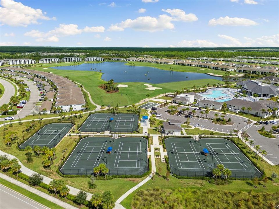 На продажу: $245,000 (2 спален, 2 ванн, 1198 Квадратных фут)