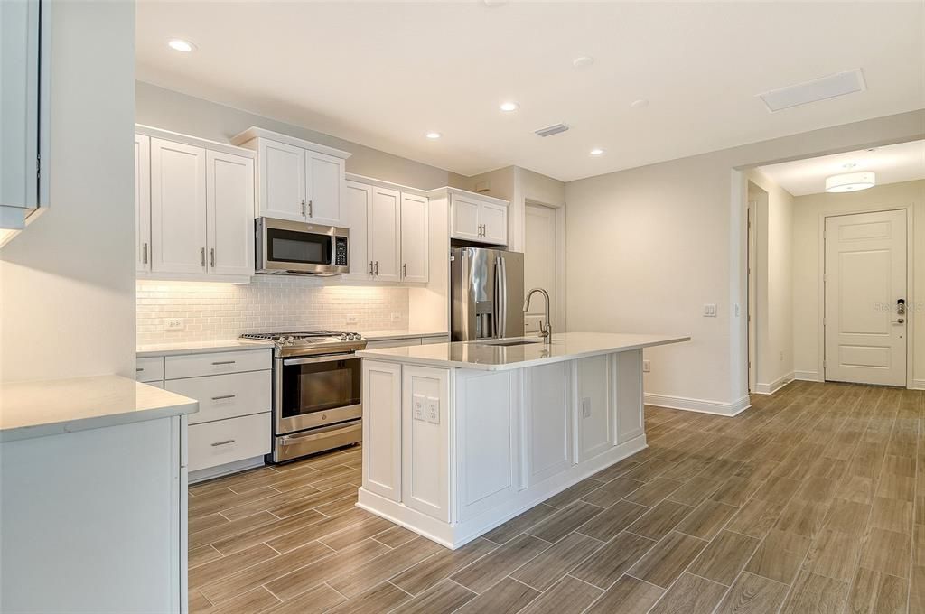 На продажу: $433,990 (3 спален, 2 ванн, 1848 Квадратных фут)