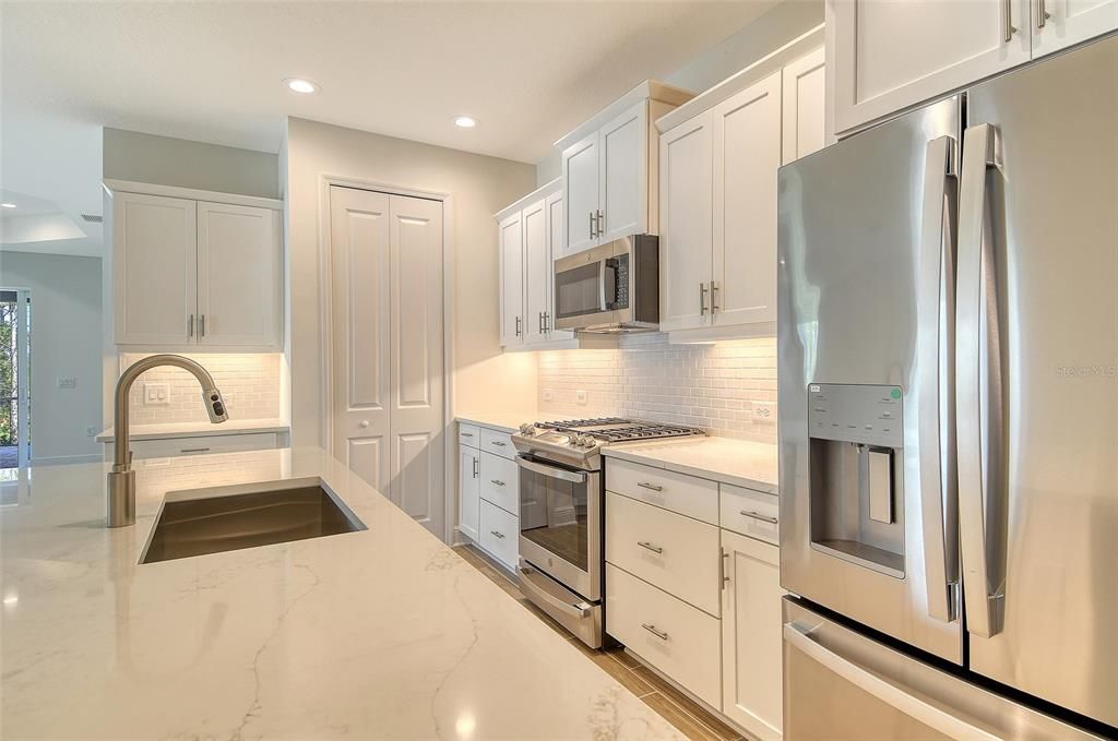 На продажу: $433,990 (3 спален, 2 ванн, 1848 Квадратных фут)