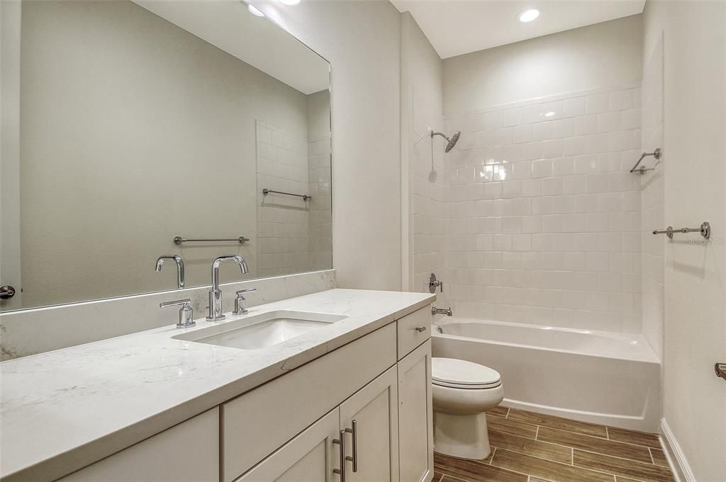 На продажу: $433,990 (3 спален, 2 ванн, 1848 Квадратных фут)