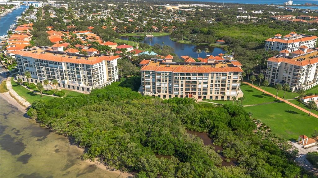 For Sale: $849,900 (2 beds, 2 baths, 1510 Square Feet)