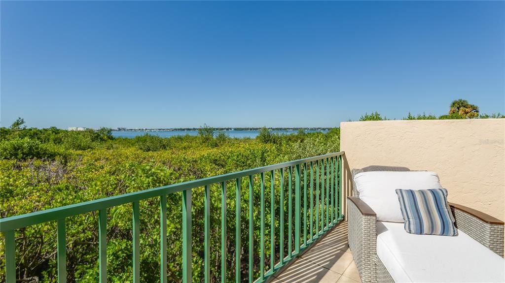 For Sale: $849,900 (2 beds, 2 baths, 1510 Square Feet)