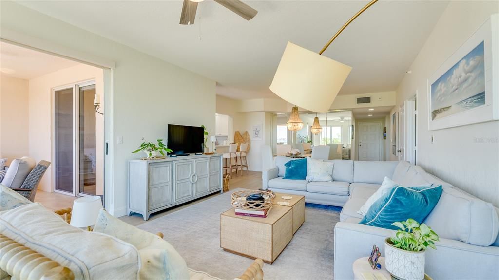 For Sale: $849,900 (2 beds, 2 baths, 1510 Square Feet)