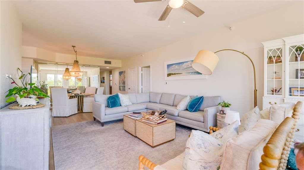 For Sale: $849,900 (2 beds, 2 baths, 1510 Square Feet)