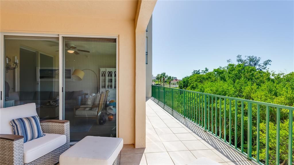 For Sale: $849,900 (2 beds, 2 baths, 1510 Square Feet)