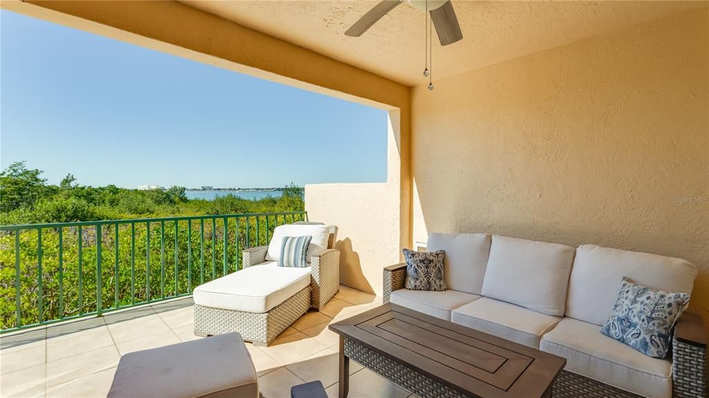 For Sale: $849,900 (2 beds, 2 baths, 1510 Square Feet)