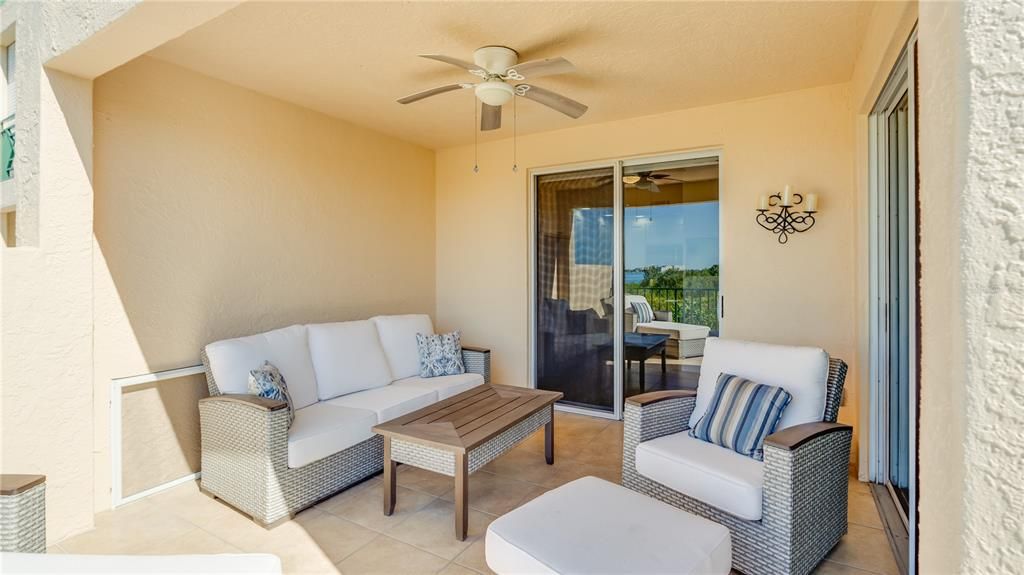 For Sale: $849,900 (2 beds, 2 baths, 1510 Square Feet)