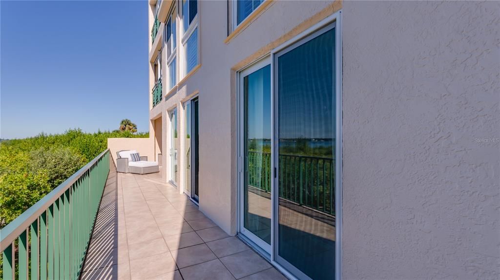 For Sale: $849,900 (2 beds, 2 baths, 1510 Square Feet)