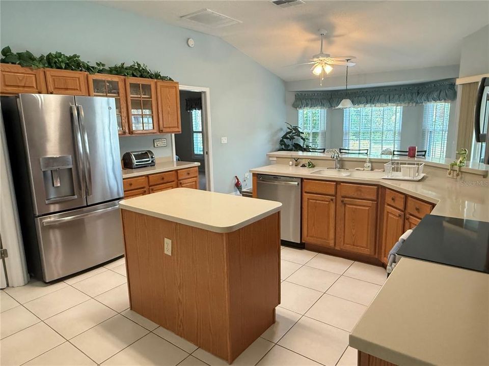 For Rent: $2,500 (2 beds, 2 baths, 1935 Square Feet)