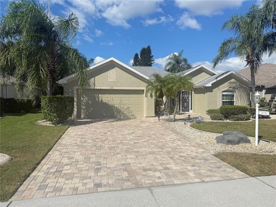 For Rent: $2,500 (2 beds, 2 baths, 1935 Square Feet)