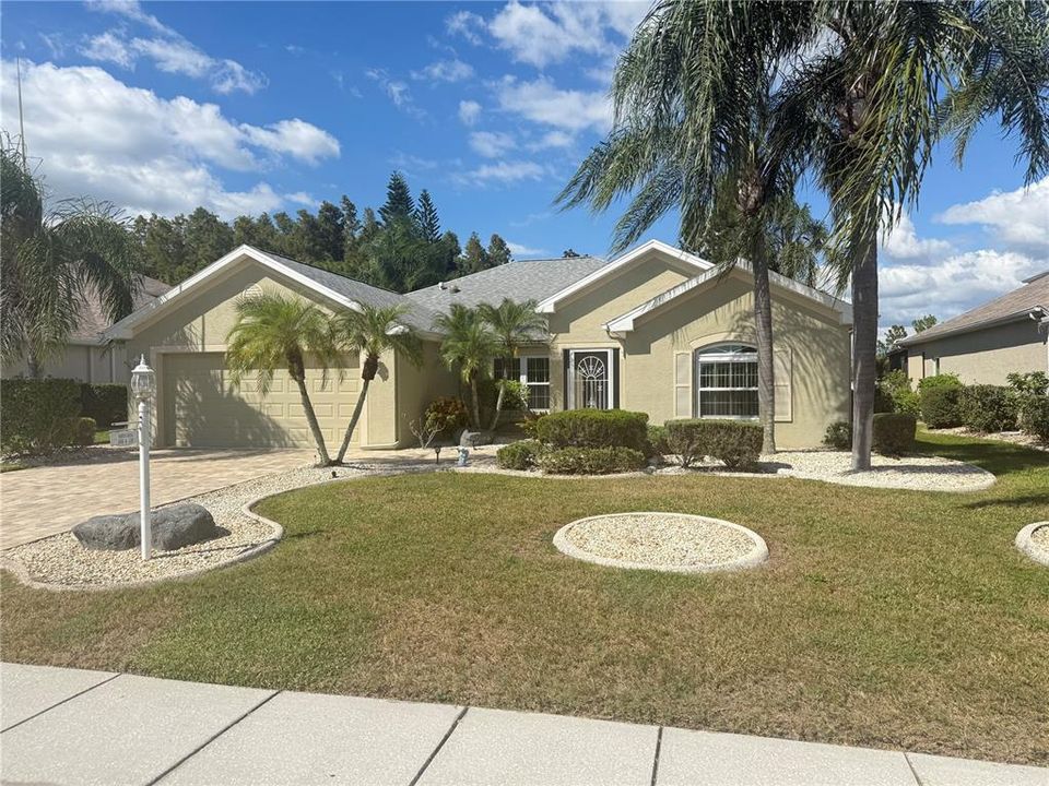 For Rent: $2,500 (2 beds, 2 baths, 1935 Square Feet)