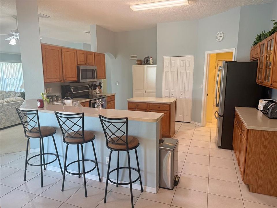 For Rent: $2,500 (2 beds, 2 baths, 1935 Square Feet)