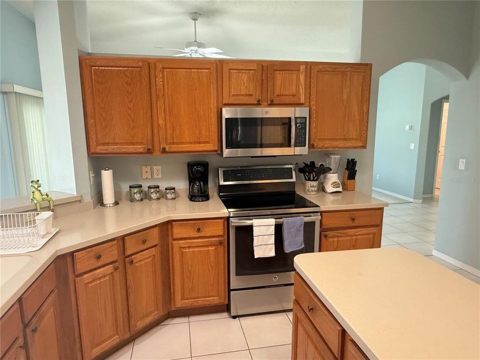 For Rent: $2,500 (2 beds, 2 baths, 1935 Square Feet)