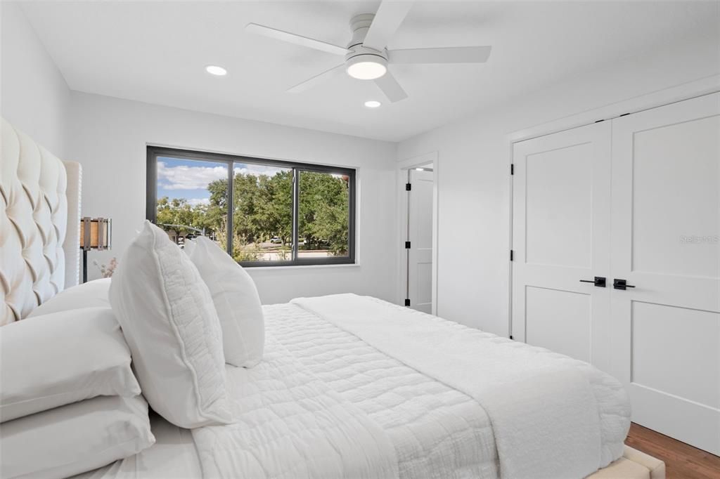 For Sale: $995,000 (2 beds, 2 baths, 1459 Square Feet)